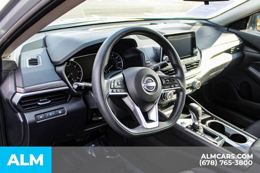 Used 2024 Silver Nissan 2.5 SV image 29