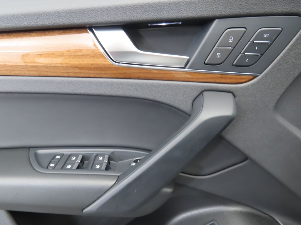 Thumbnail: 2022 Audi Q5 - 23