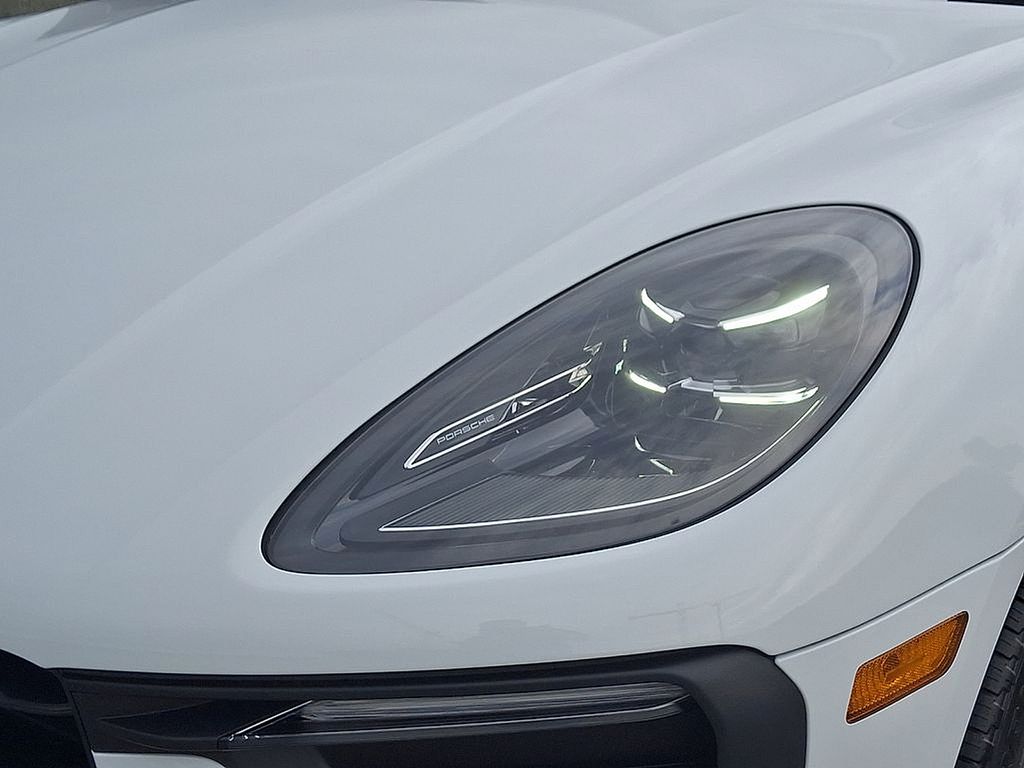 Thumbnail: 2025 Porsche Macan - 11