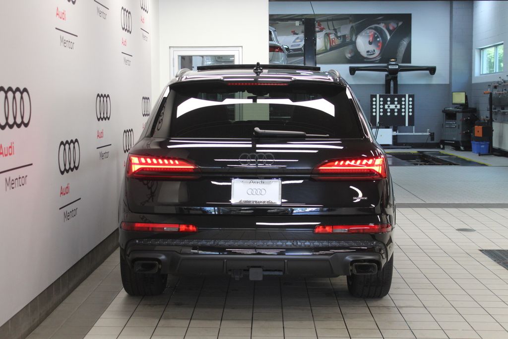 Thumbnail: 2026 Audi Q7 - 5