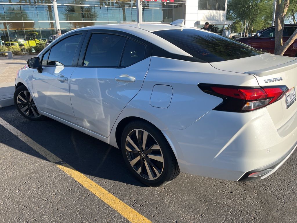 2020 Nissan Versa 1.6 SR 4