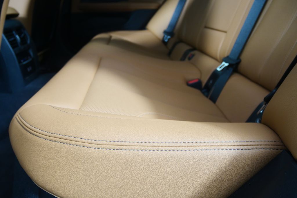 Thumbnail: 2023 BMW i4 - 15