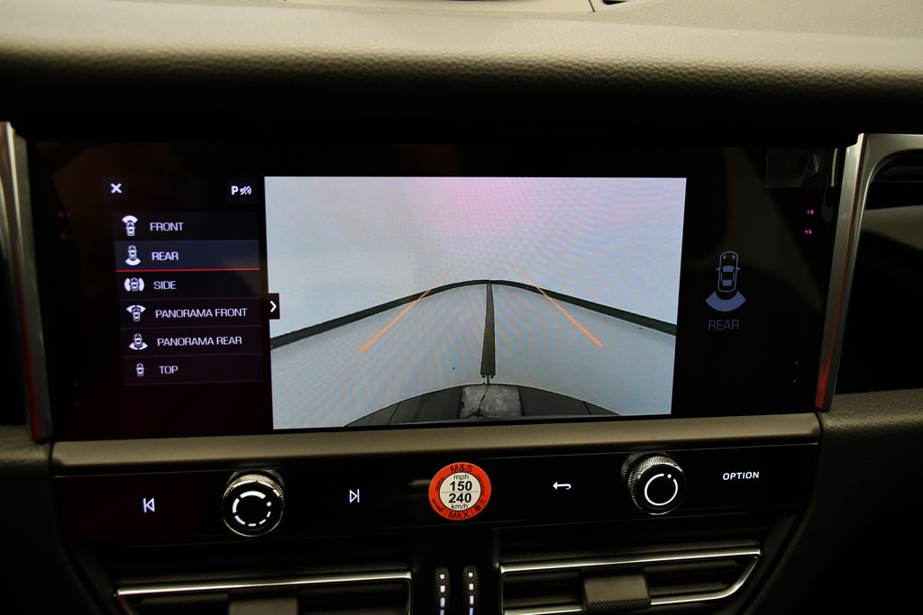 Thumbnail: 2026 Porsche Macan - 31