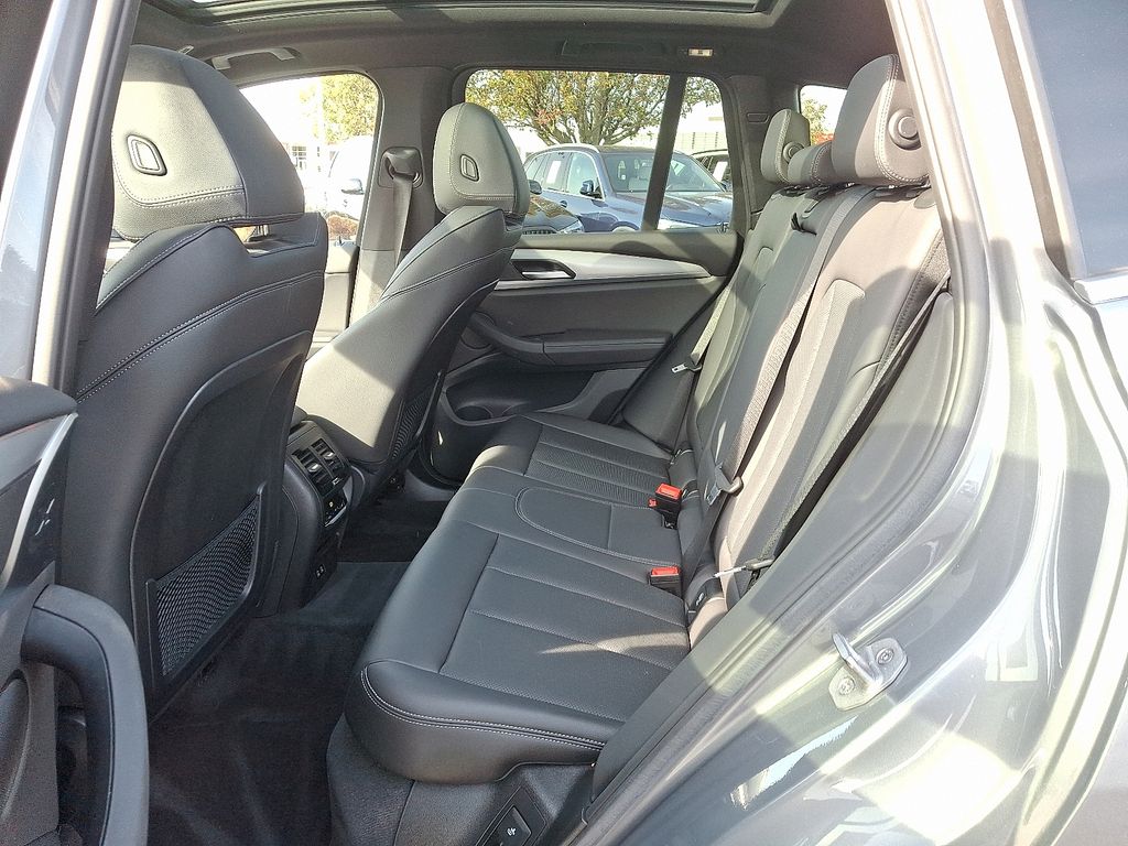 Thumbnail: 2023 BMW X3 - 10