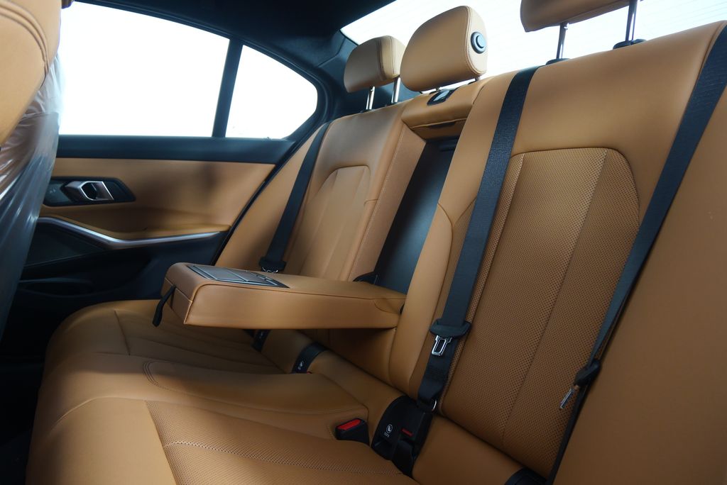 Thumbnail: 2026 BMW 3 Series - 15