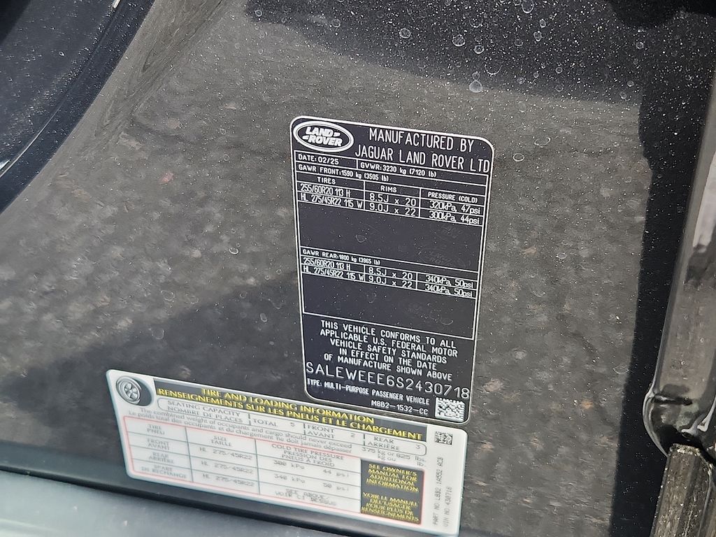 Thumbnail: 2025 Land Rover Defender - 20