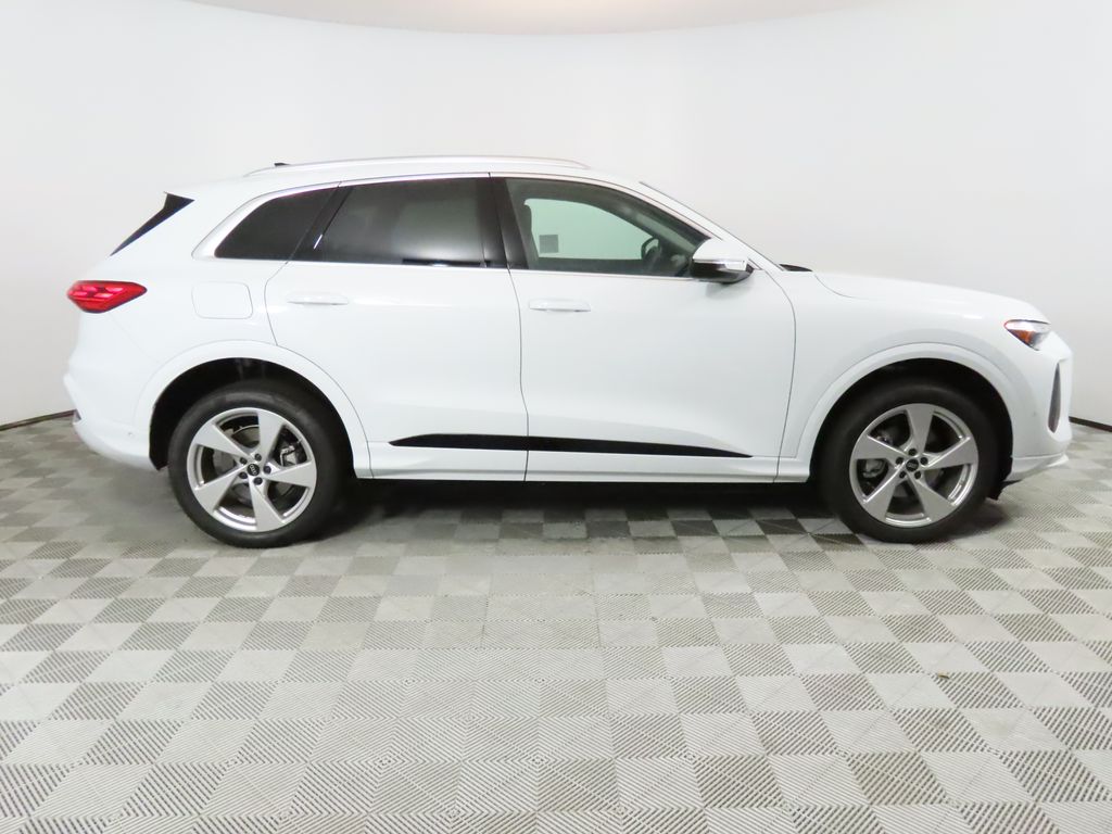 Thumbnail: 2025 Audi Q5 - 6