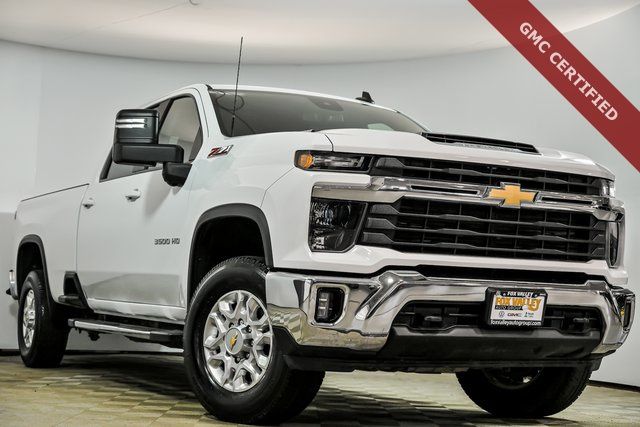 2024 Chevrolet Silverado 3500HD LT Crew Cab 4WD