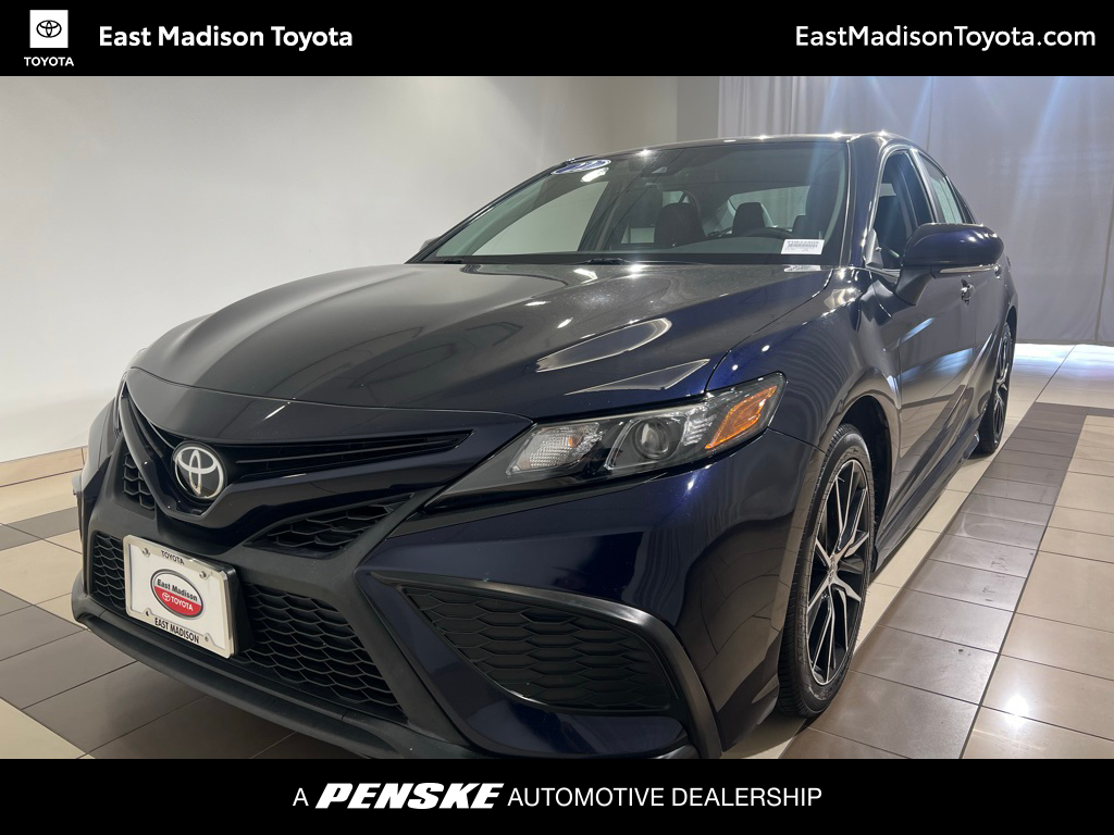 2022 Toyota Camry SE -
                Madison, WI