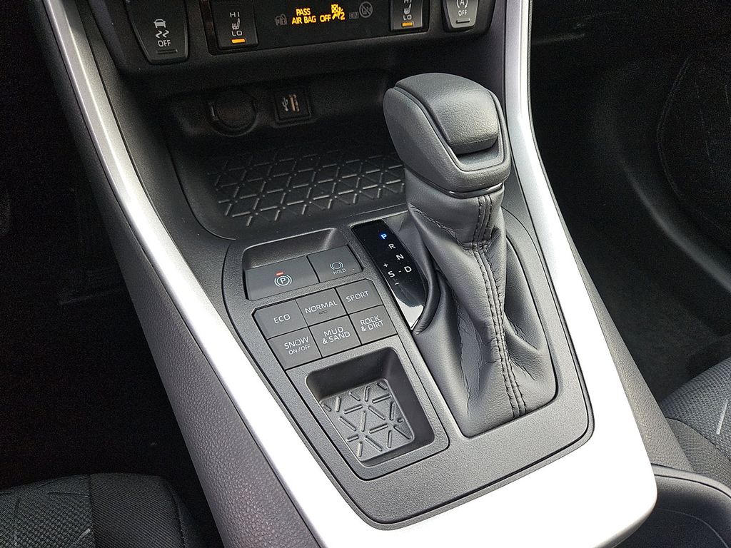 Thumbnail: 2025 Toyota RAV4 - 12