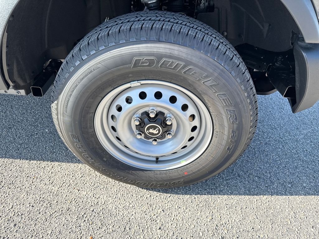 2025 Ford Bronco Base photo 7