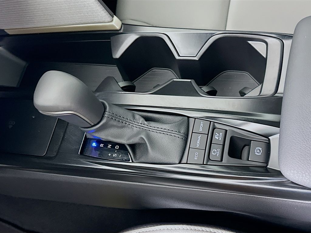 Thumbnail: 2025 Toyota Camry - 17