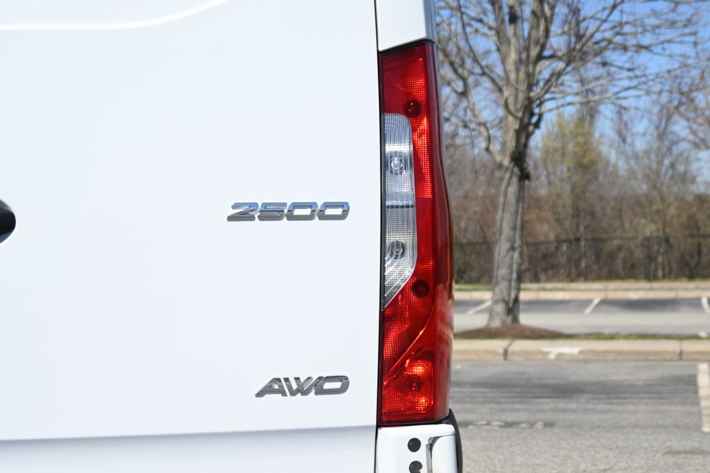 Thumbnail: 2023 Mercedes-Benz Sprinter - 16