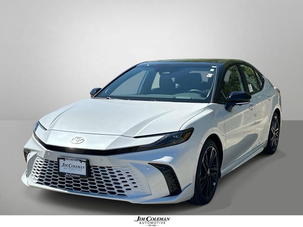 Wind Chill Pearl/Black 2026 Toyota Camry XSE FWD Sedan Front-Wheel Drive Continuously Variable Transmission