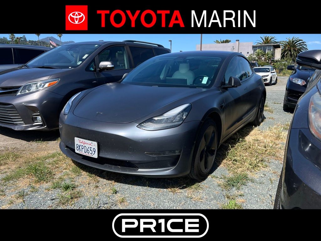 2019 Tesla Model 3 Rear-Wheel Drive Mid Range's photo