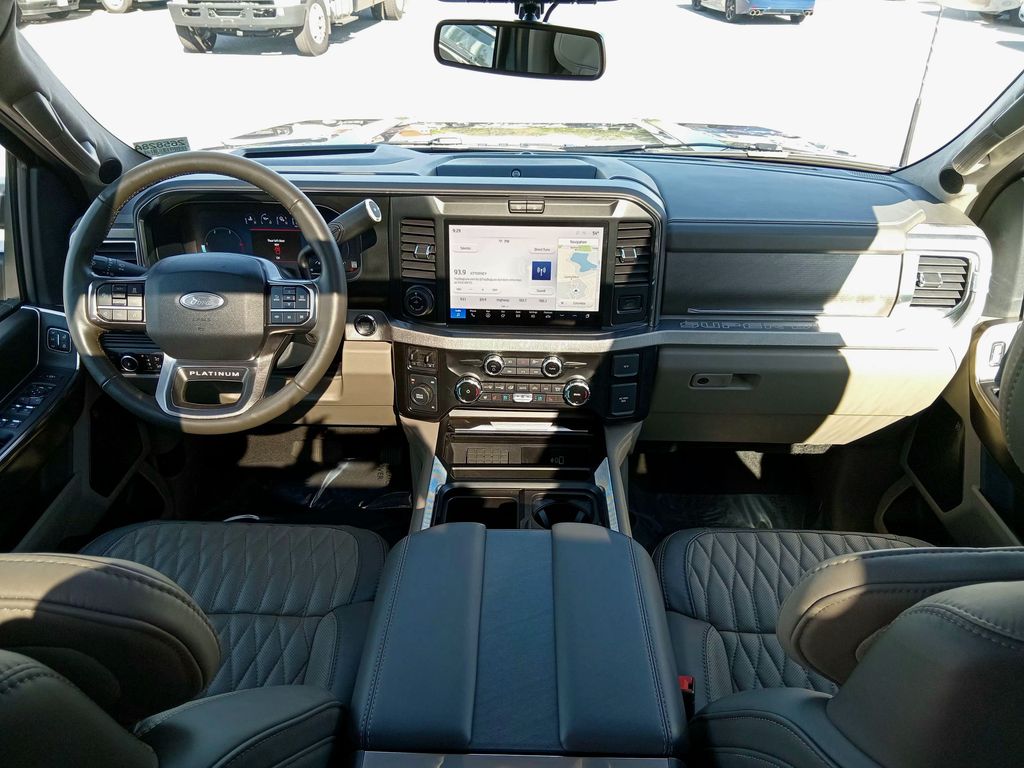 2025 Ford F-450 Super Duty Platinum