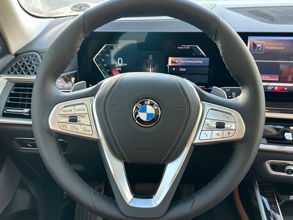 Thumbnail: 2026 BMW X7 - 18