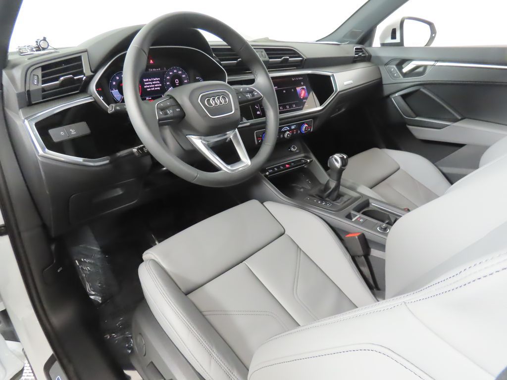 Thumbnail: 2025 Audi Q3 - 28