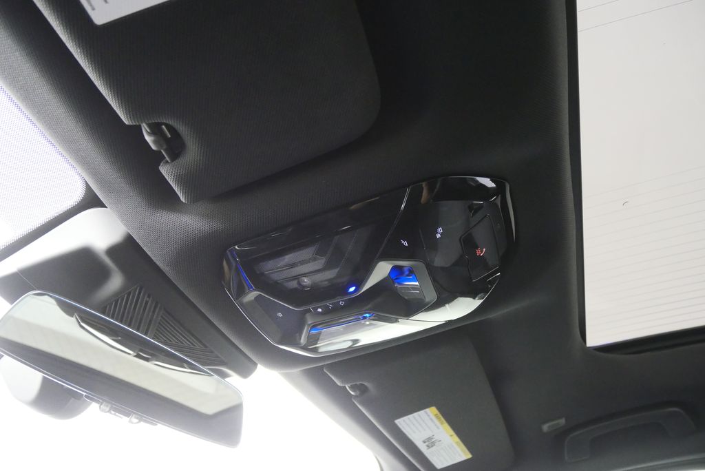 Thumbnail: 2023 BMW 7 Series - 24