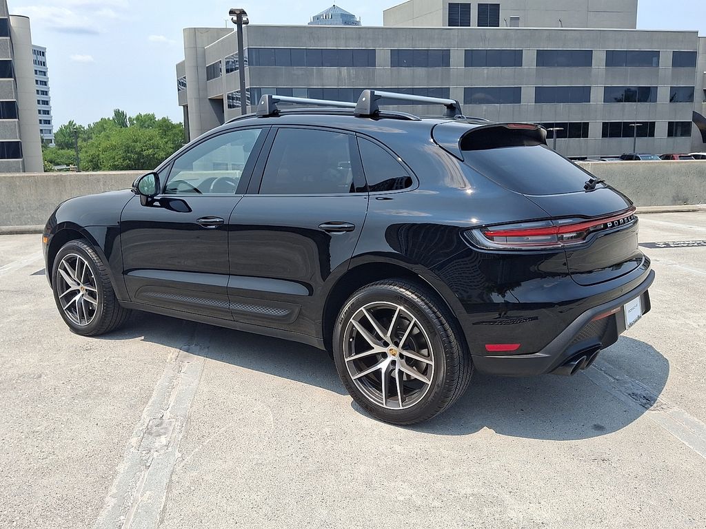 Thumbnail: 2026 Porsche Macan - 3
