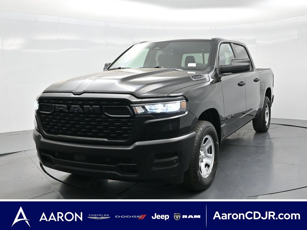Diamond Black Crystal Pearlcoat 2026 RAM 1500 Pickup Truck Four-Wheel Drive 8-Speed Automatic