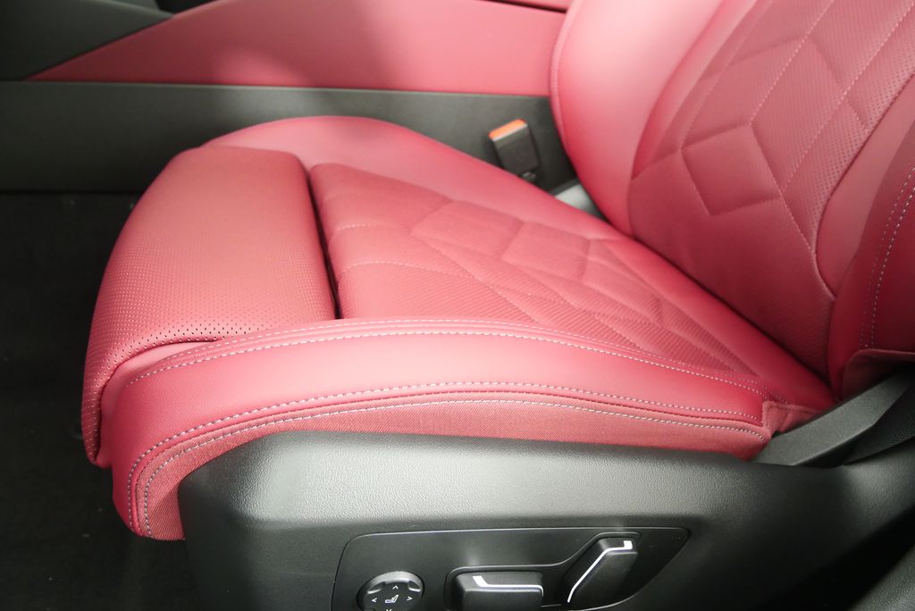 Thumbnail: 2026 BMW 5 Series - 10