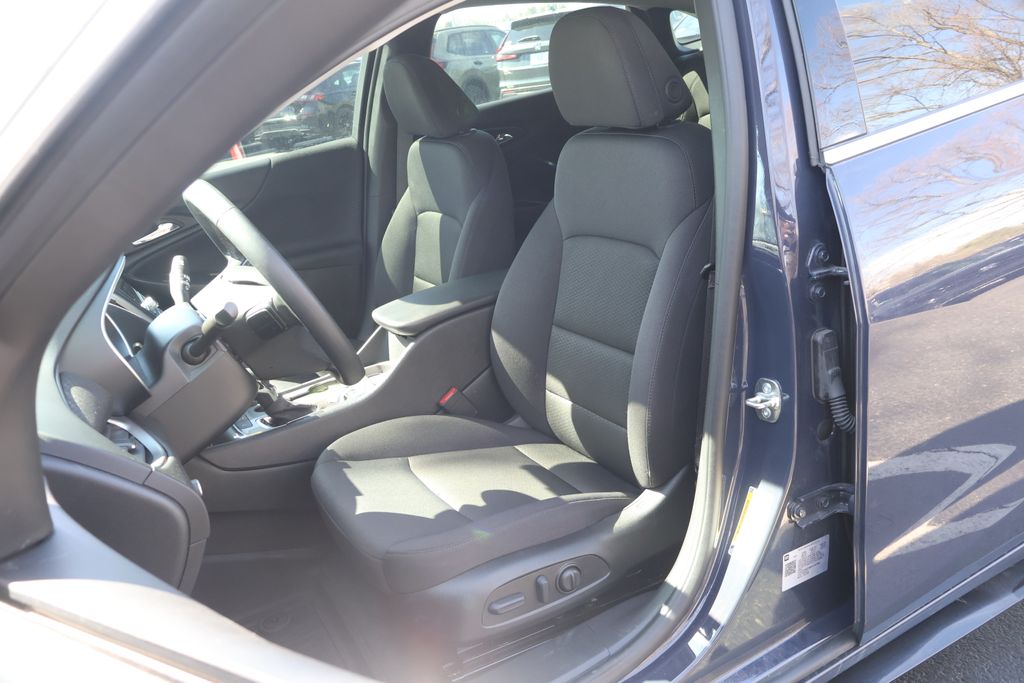 Thumbnail: 2025 Chevrolet Malibu - 31