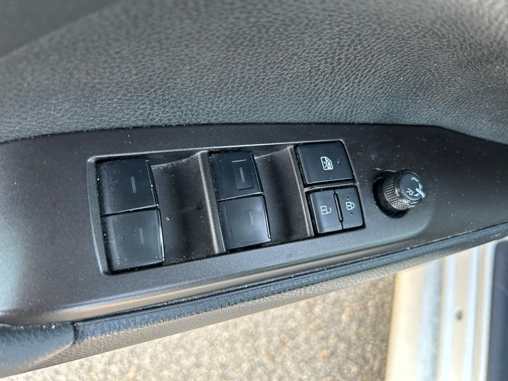 Thumbnail: 2023 Toyota Camry - 17