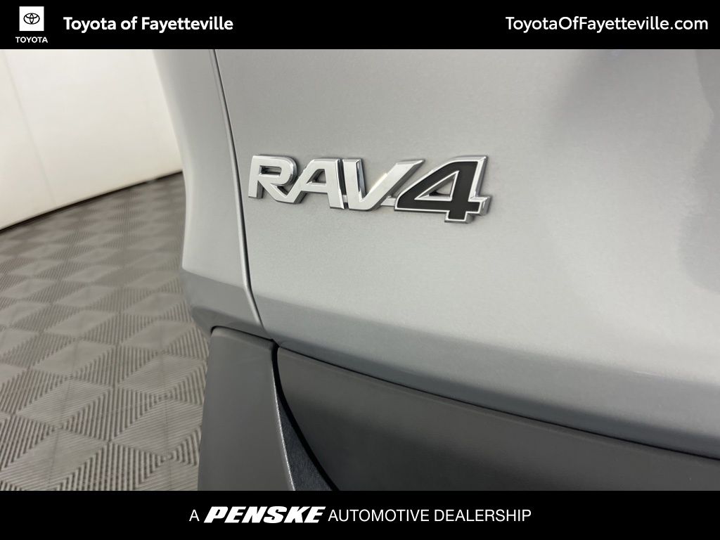 2021 Toyota RAV4 XLE 3