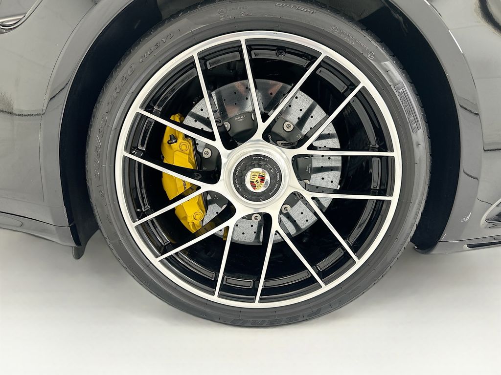 Thumbnail: 2019 Porsche 911 - 28