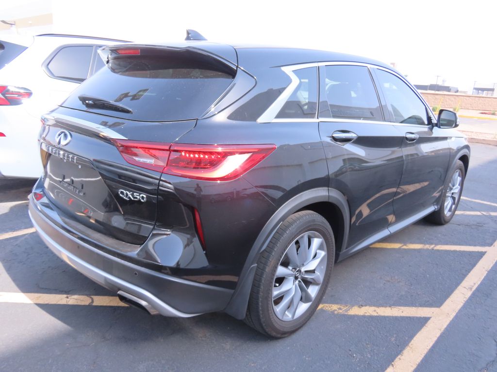 Thumbnail: 2022 INFINITI QX50 - 3
