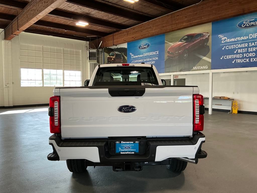 2025 Ford F-350SD  photo