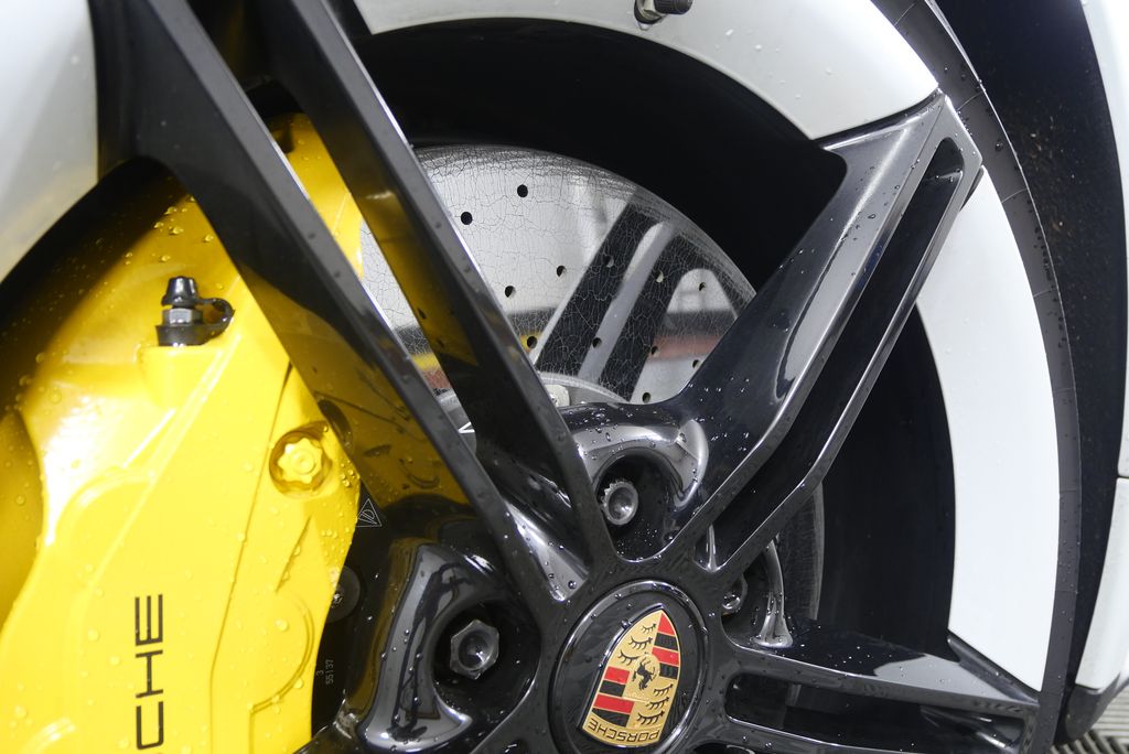 Thumbnail: 2021 Porsche Taycan - 10