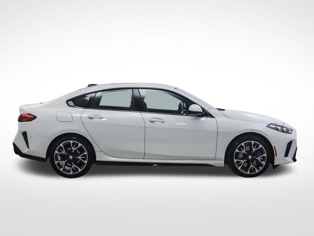 Thumbnail: 2025 BMW 2 Series - 6