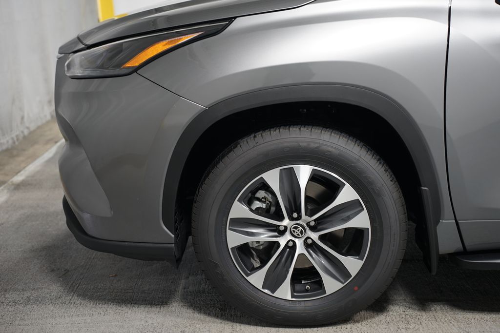 2025 Toyota Highlander XLE 5