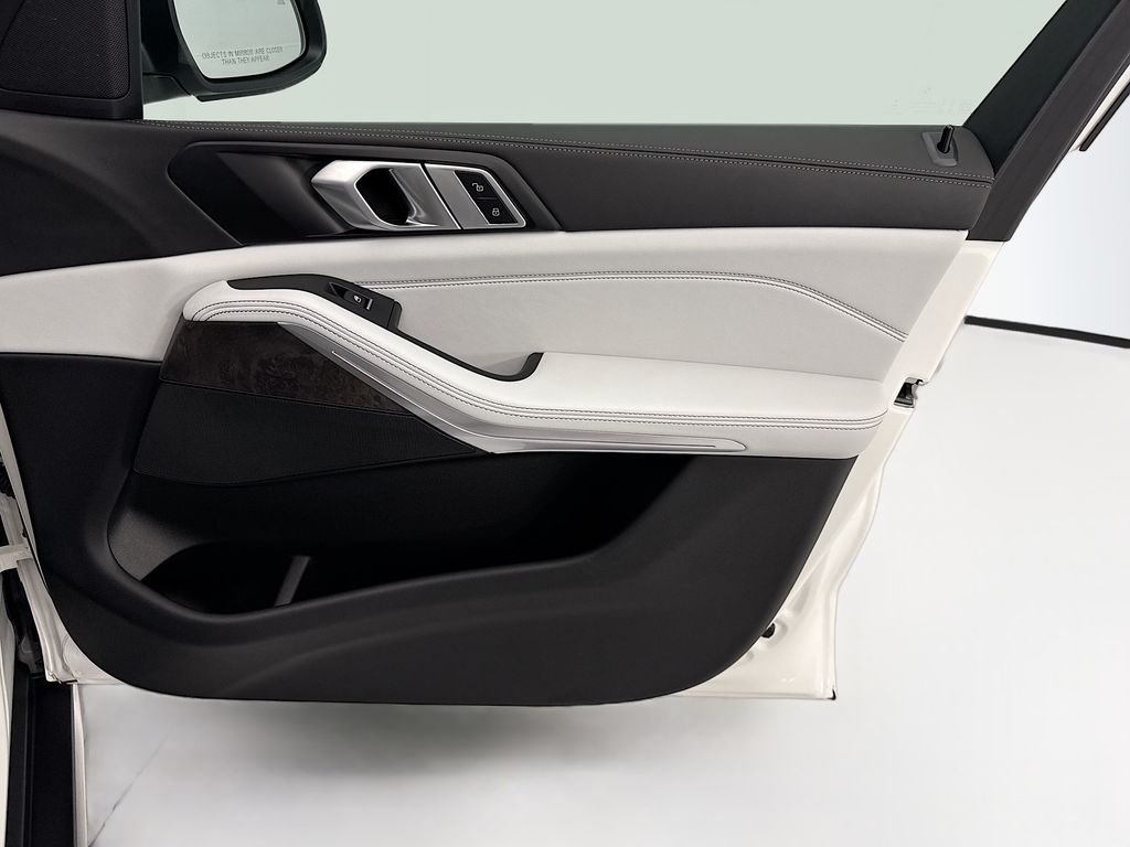 Thumbnail: 2026 BMW X5 - 24