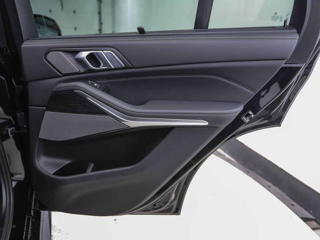 Thumbnail: 2026 BMW X5 - 25