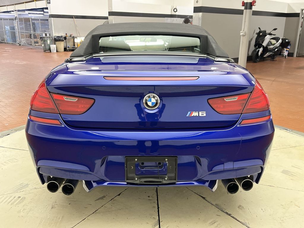 Thumbnail: 2012 BMW M6 - 24