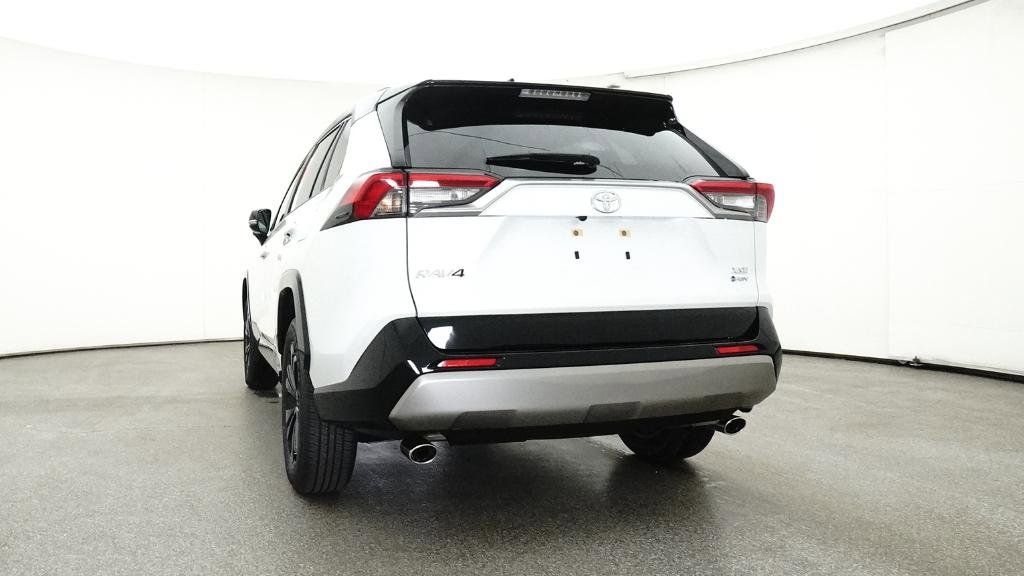 Thumbnail: 2025 Toyota RAV4 - 16
