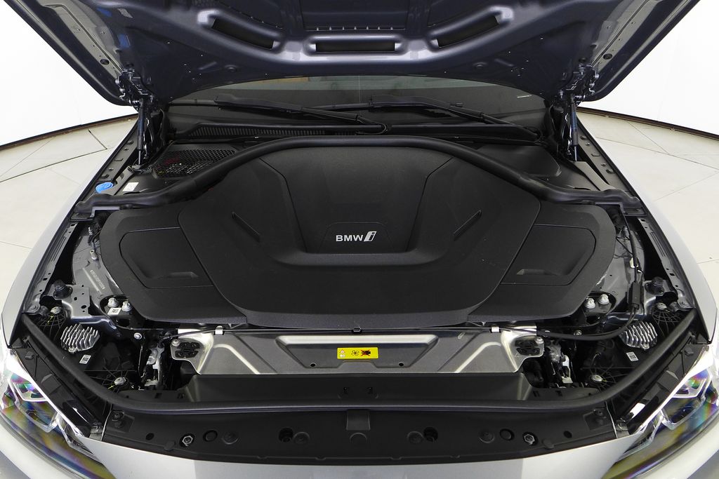 Thumbnail: 2023 BMW i4 - 6