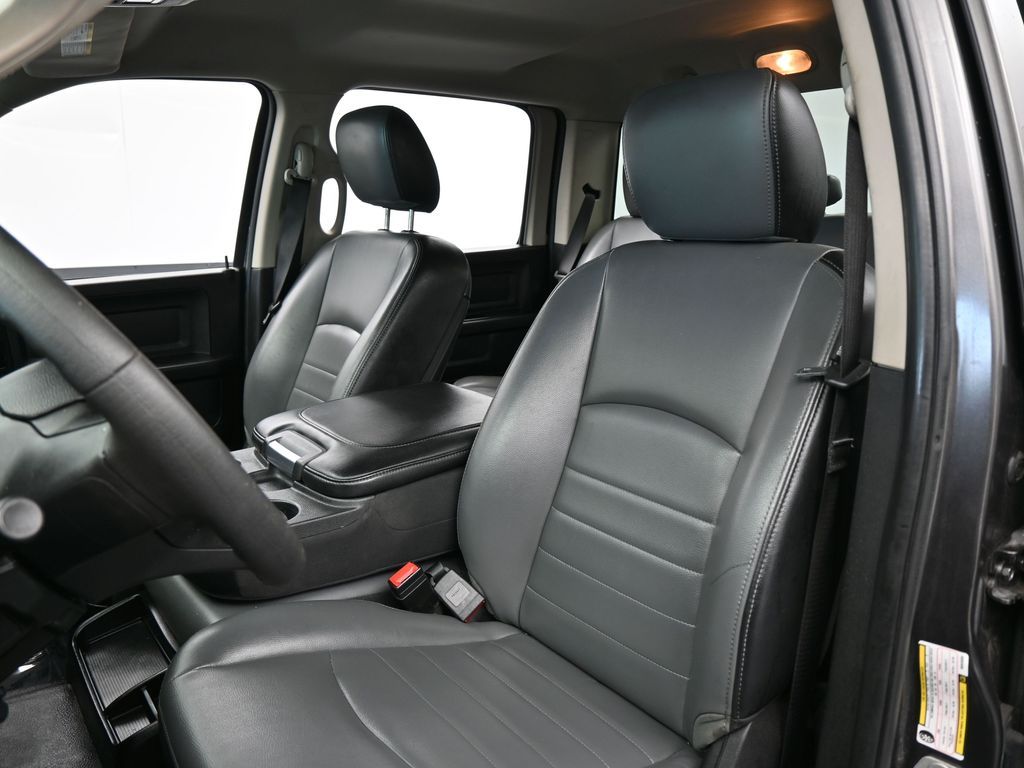 Used 2021 Granite Crystal Metallic Clearcoat Ram Tradesman image 10