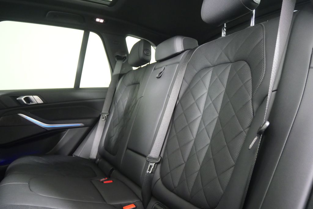 Thumbnail: 2024 BMW X5 - 12