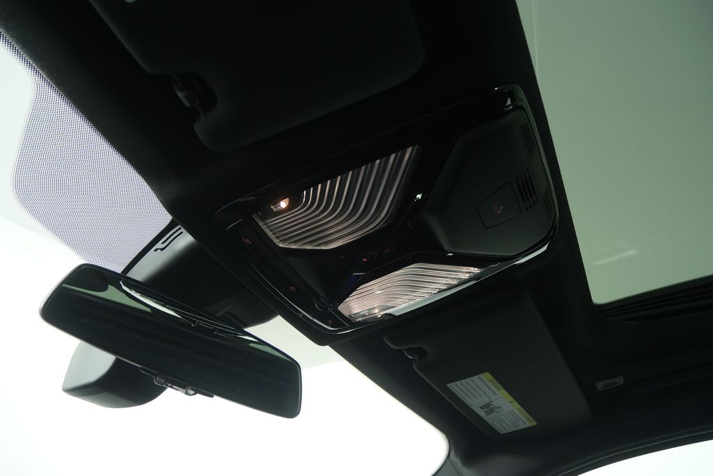 Thumbnail: 2025 BMW 3 Series - 25