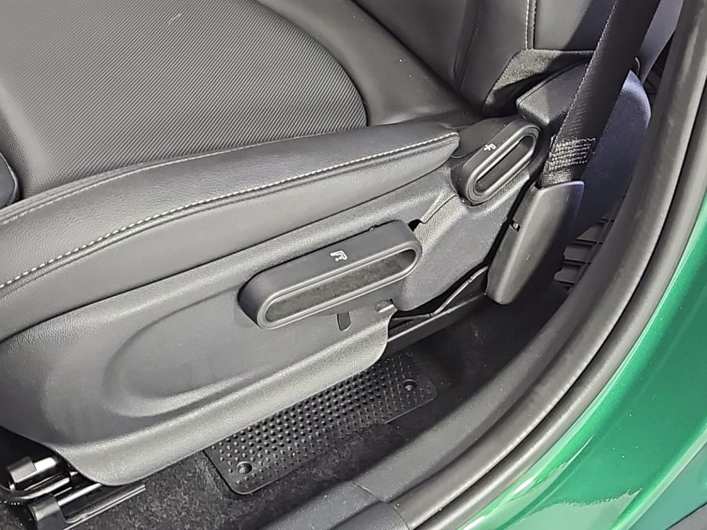 Thumbnail: 2023 MINI Cooper Countryman - 23