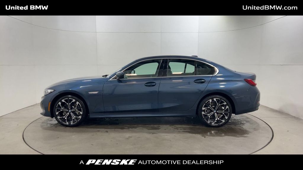 Thumbnail: 2025 BMW 3 Series - 5