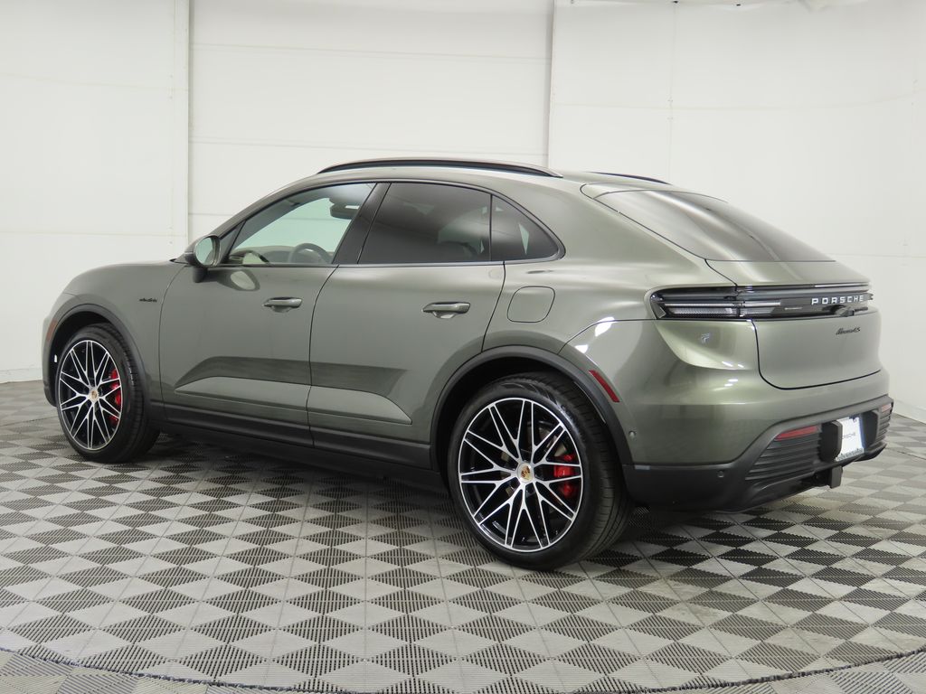 Thumbnail: 2025 Porsche Macan - 3