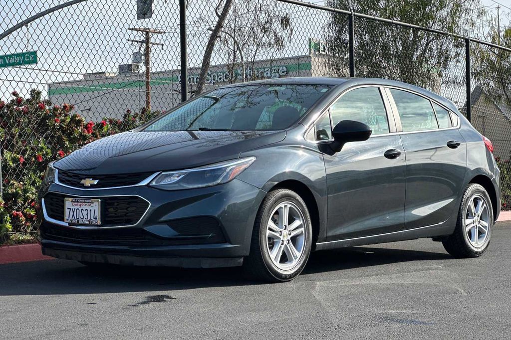 2017 Chevrolet Cruze LT 10