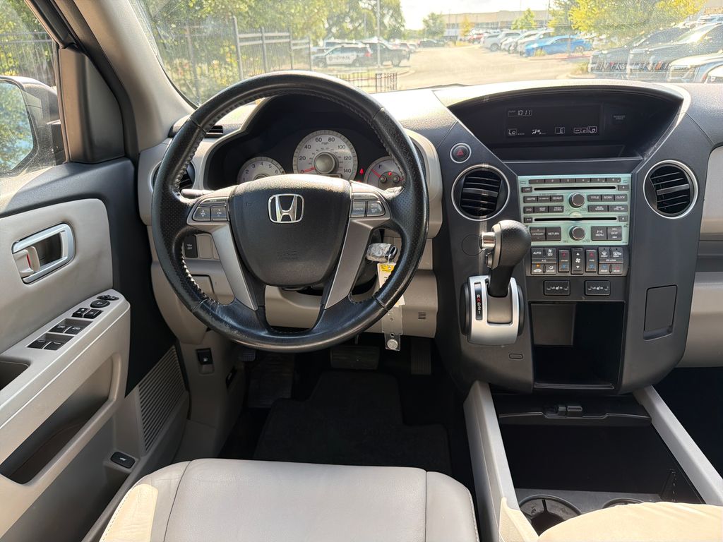 Used 2010  Honda EX-L image 32