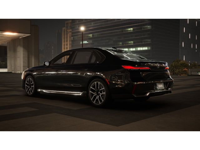 Thumbnail: 2025 BMW 7 Series - 2