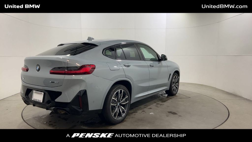 Thumbnail: 2025 BMW X4 - 8